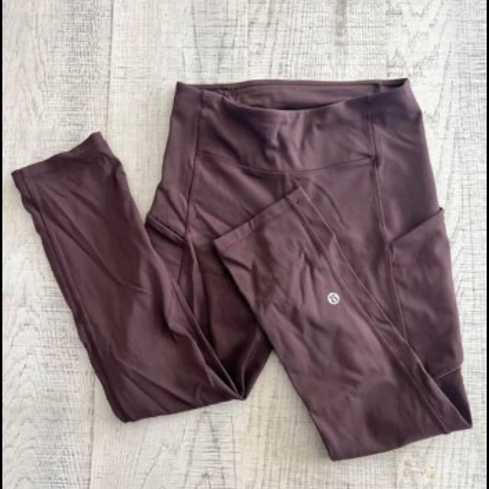 Lululemon Mid rise Black cherry speed up crop leggings, 20” Size 2, has pockets - Picture 3 of 8